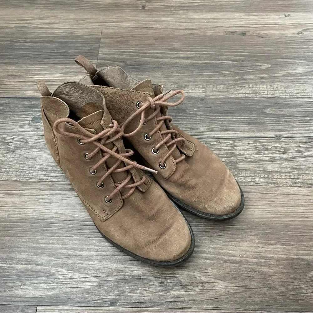 𝅺sam Edelman brown lace up ankle booties Size 6.5